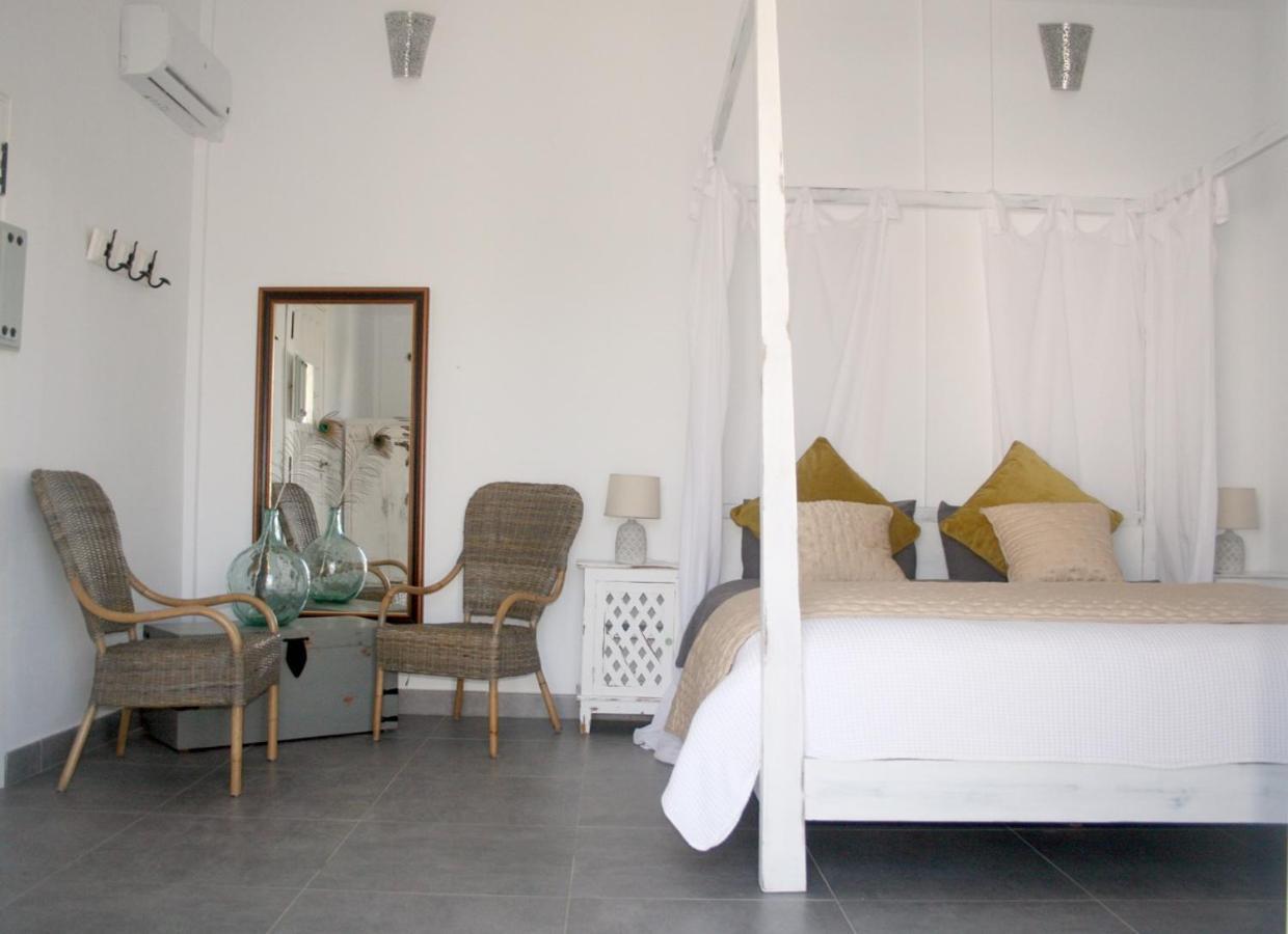 La Pluma Hotel Iznajar Bagian luar foto